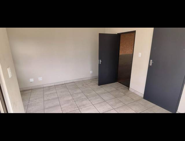 INDUSTRIAL PROPERTY TO RENT IN N4 GATEWAY INDUSTRIAL PARK